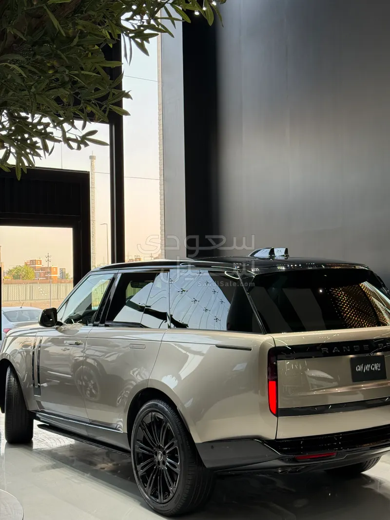 2025 Land Rover Range Rover HSE