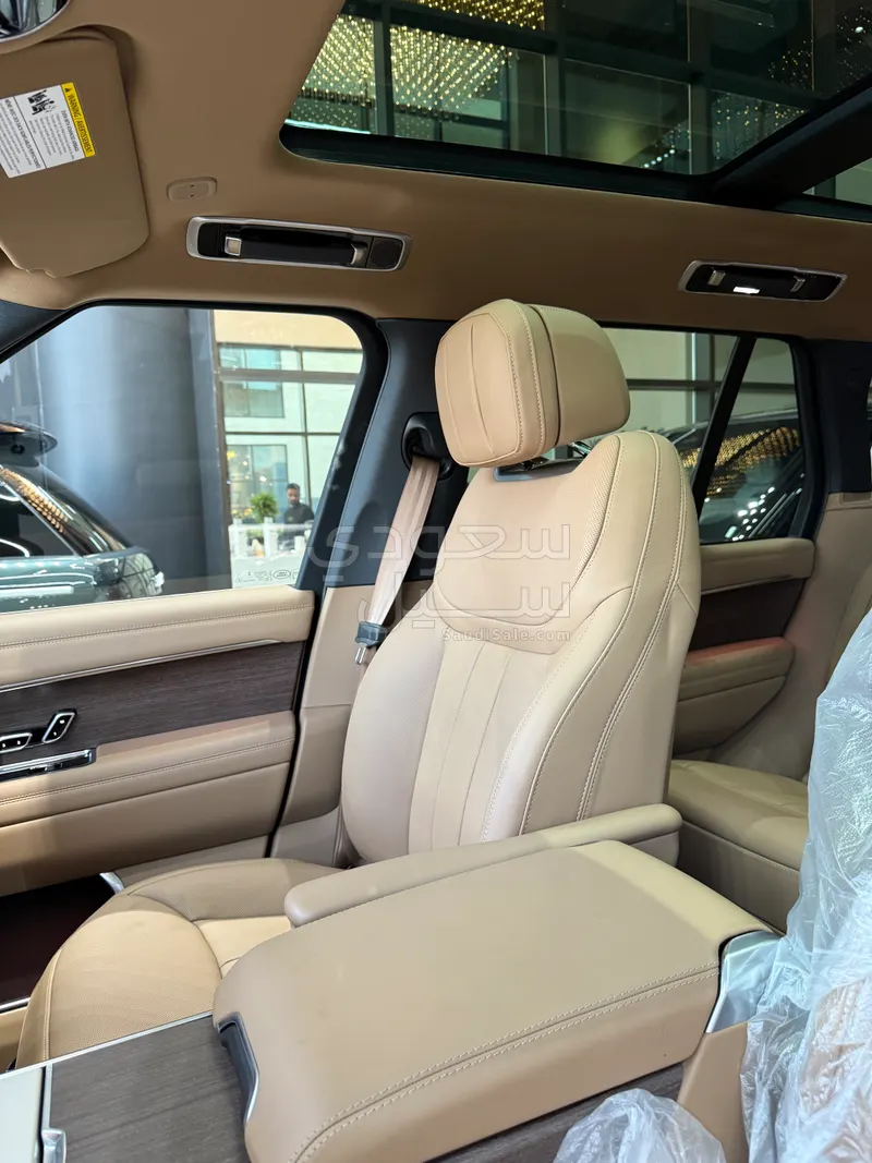 2025 Land Rover Range Rover HSE