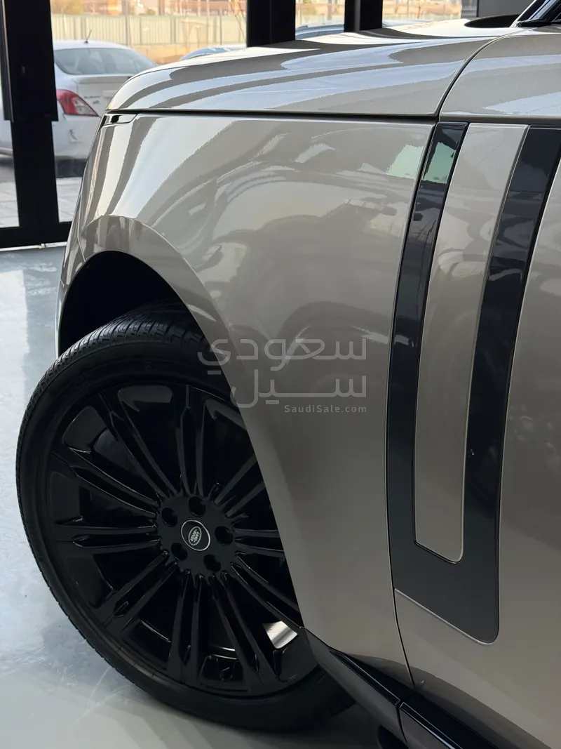 2025 Land Rover Range Rover HSE