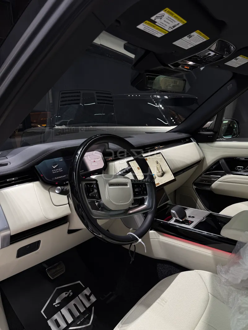 2025 Land Rover Range Rover HSE