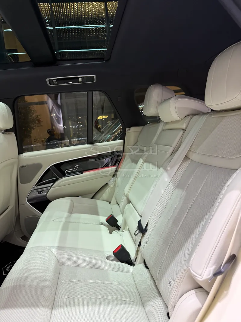 2025 Land Rover Range Rover HSE