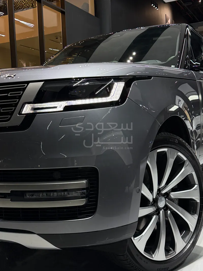 2025 Land Rover Range Rover HSE