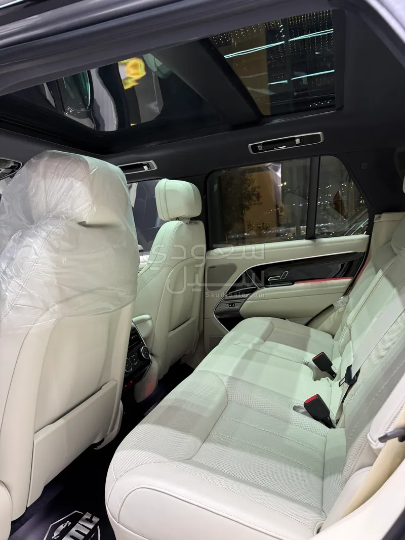 2025 Land Rover Range Rover HSE