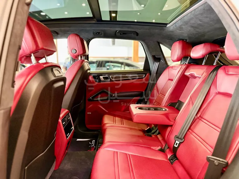 2021 Porsche Cayenne GTS