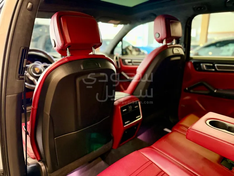 2021 Porsche Cayenne GTS