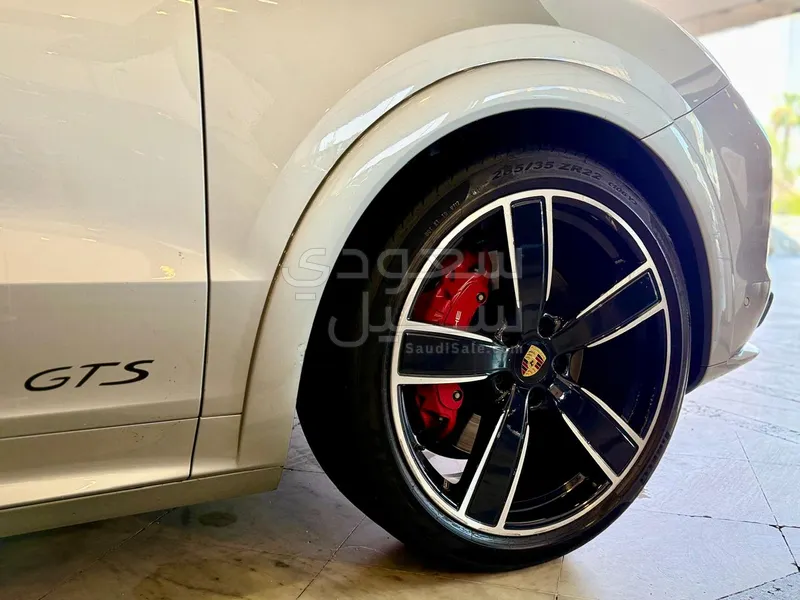 2021 Porsche Cayenne GTS