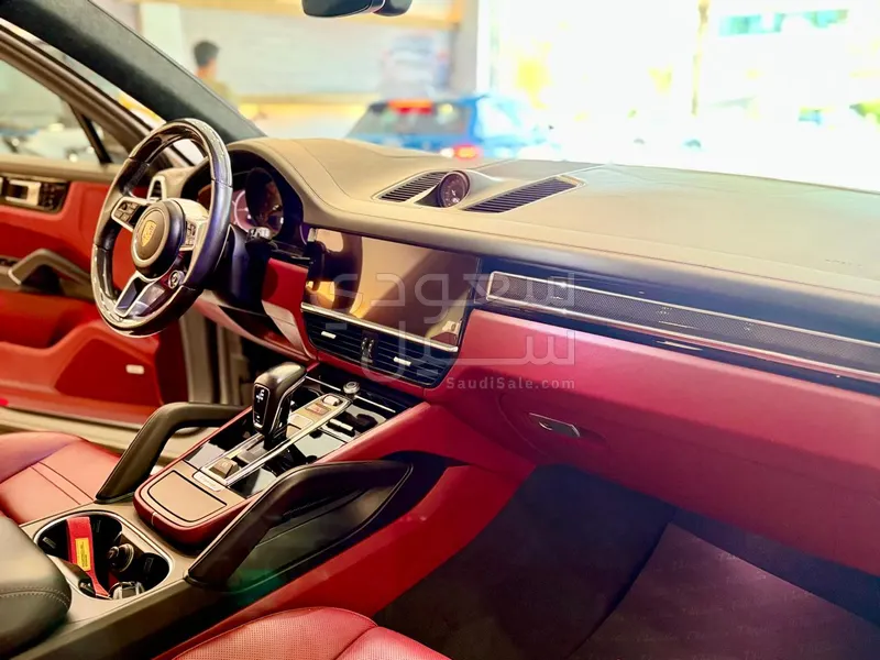 2021 Porsche Cayenne GTS