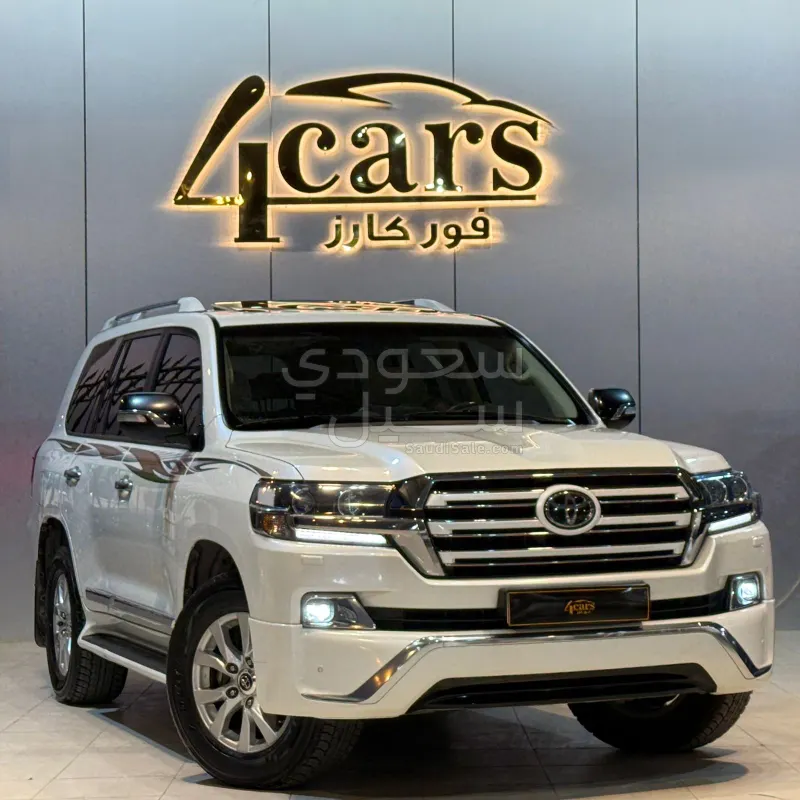 2017 Toyota Land Cruiser GXR
