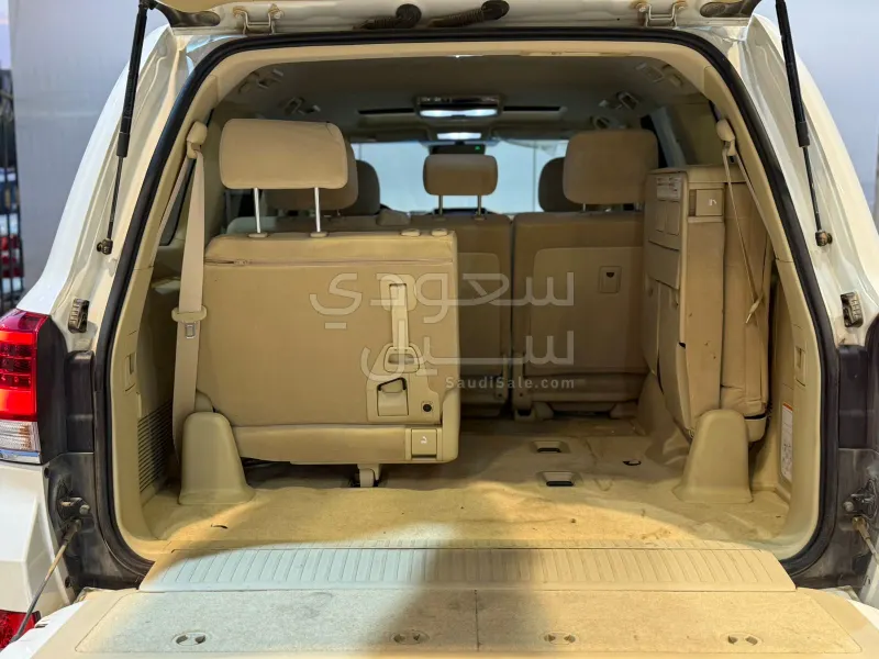 2017 Toyota Land Cruiser GXR