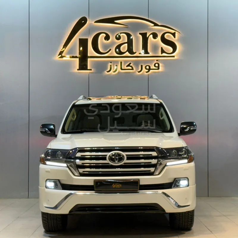 2017 Toyota Land Cruiser GXR
