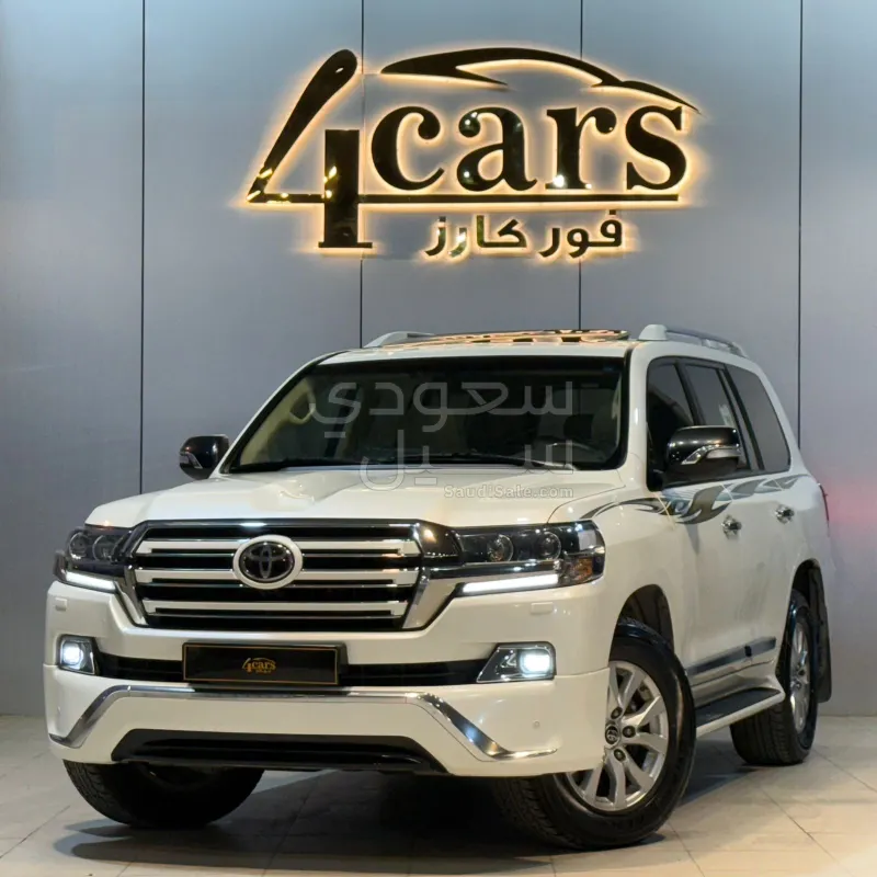 2017 Toyota Land Cruiser GXR