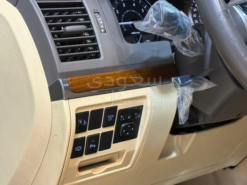 2017 Toyota Land Cruiser GXR