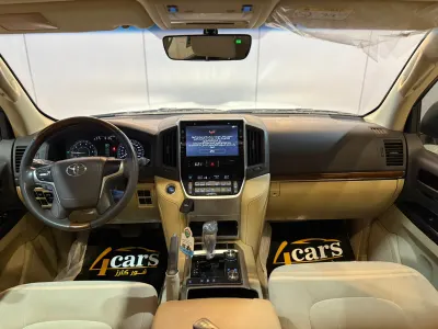 2017 Toyota Land Cruiser GXR