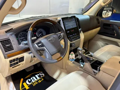 2017 Toyota Land Cruiser GXR