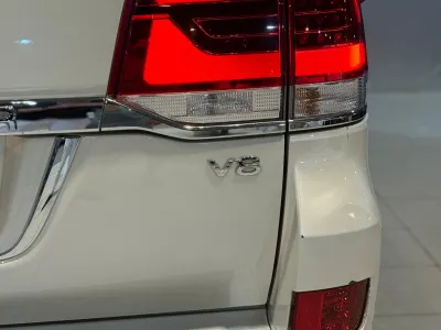 2017 Toyota Land Cruiser GXR