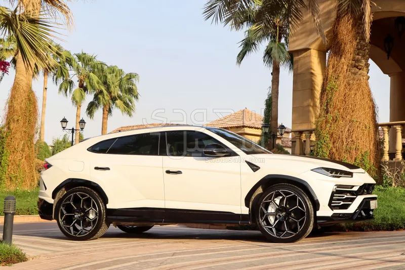 2021 Lamborghini URUS