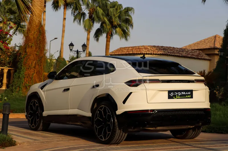 2021 Lamborghini URUS