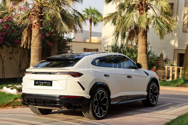 2021 Lamborghini URUS