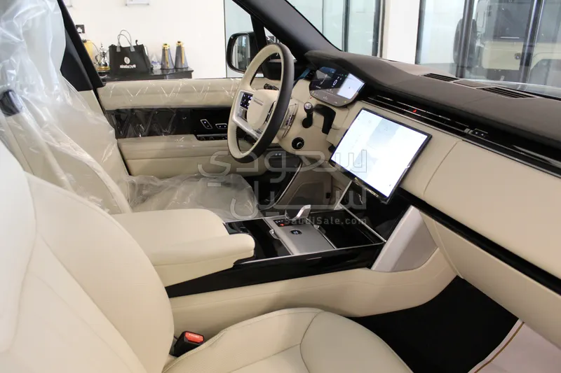 2025 Land Rover Range Rover HSE