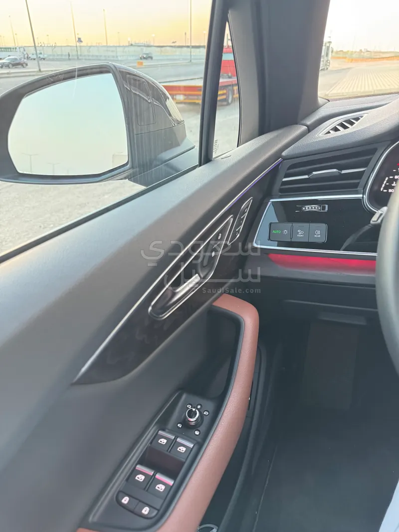 2021 Audi Q7 S line