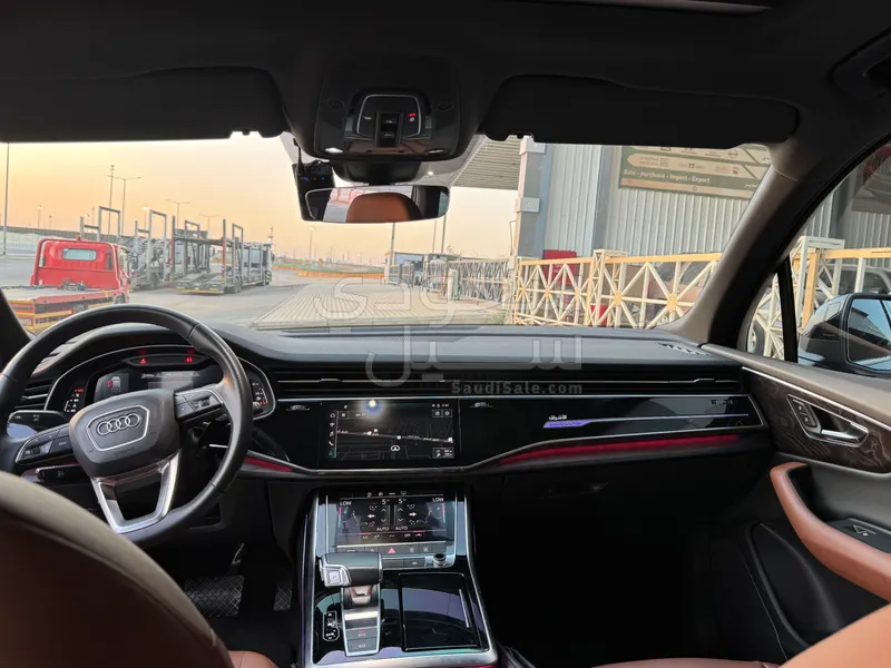 2021 Audi Q7 S line