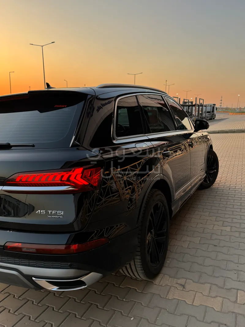 2021 Audi Q7 S line