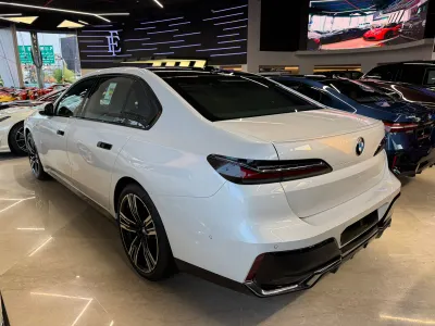 2025 BMW 7 Series 735Li