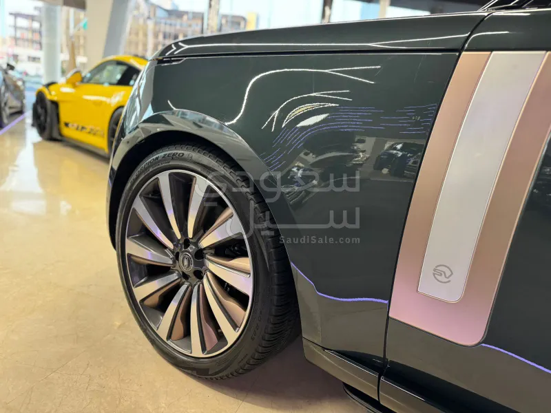 2023 Land Rover Range Rover Vogue SV