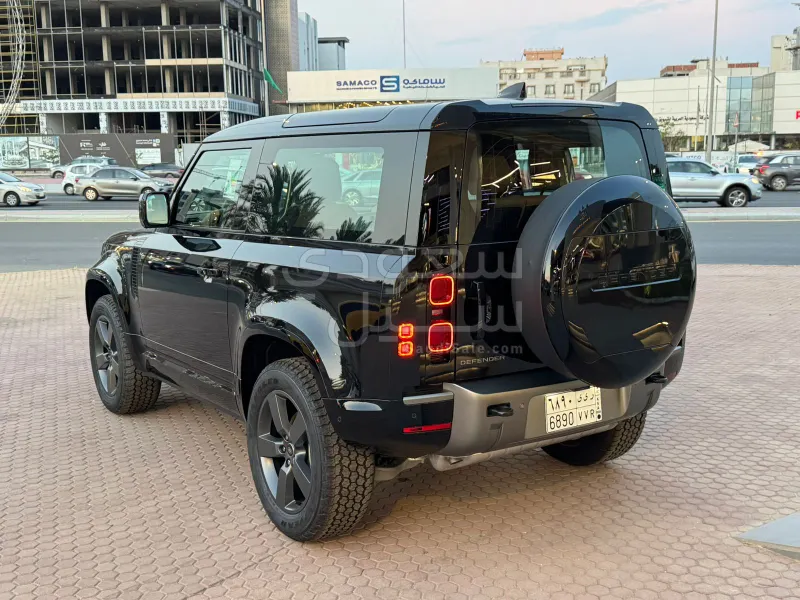 2025 Land Rover Defender