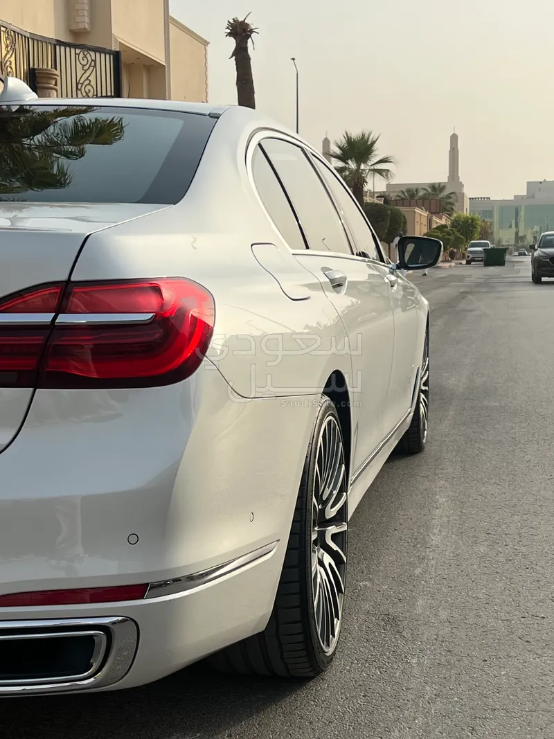 2017 بي ام دبليو الفئة السابعة 740 إل أي