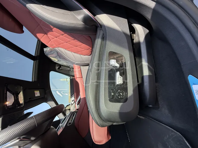 2024 BMW X Series 6 M Kit