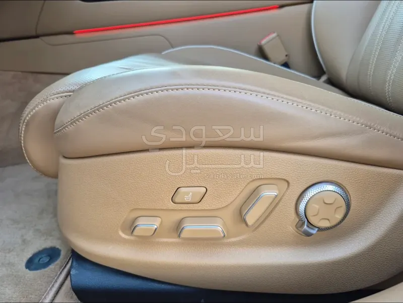2025 Genesis G Royal 80