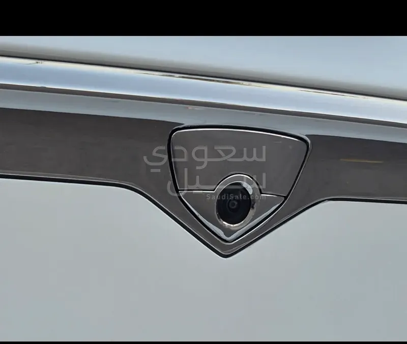 2025 Genesis G Royal 80