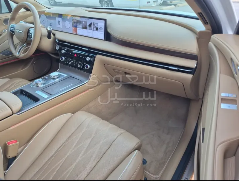 2025 Genesis G Royal 80