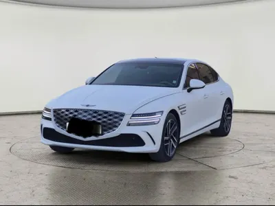 2025 Genesis G Royal 80