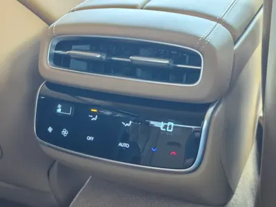 2025 Genesis G Royal 80