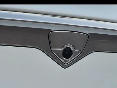 2025 Genesis G Royal 80
