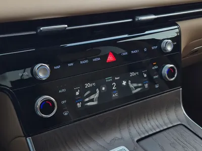2025 Genesis G Royal 80