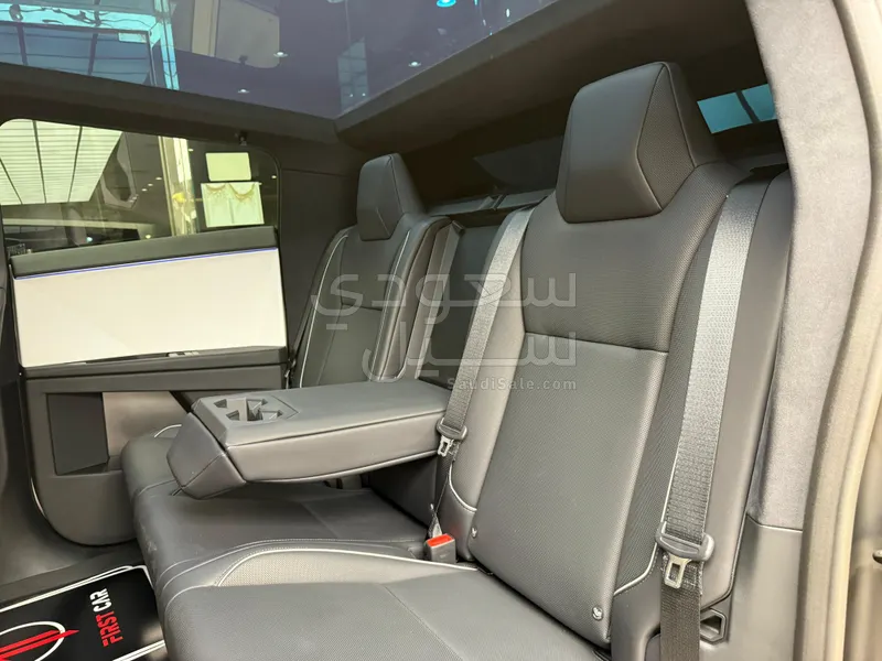 2024 Tesla cybertruck Foundation