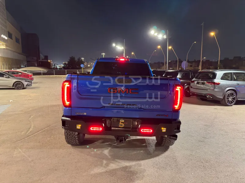 2022 GMC Sierra AT 4