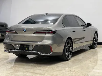 2023 BMW 7 Series 735i