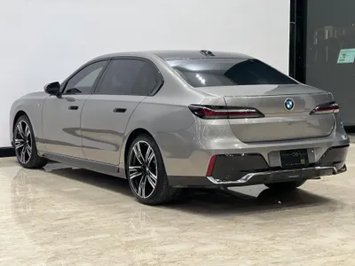 2023 BMW 7 Series 735i