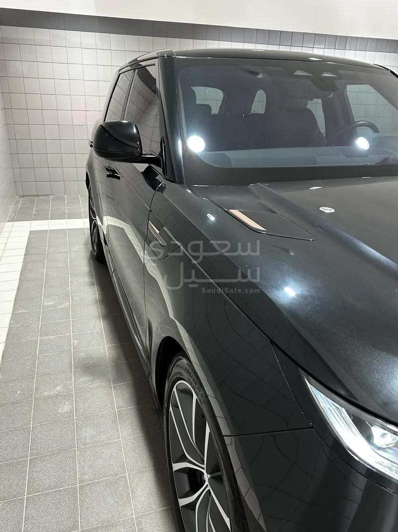 2023 لاند روفر رينج روفر سبورت اتش اس تي