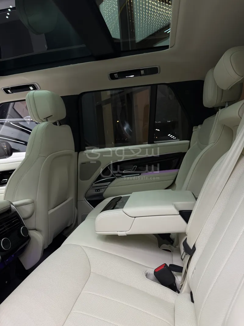 2025 Land Rover Range Rover HSE