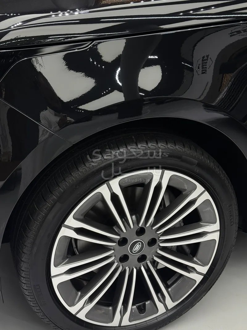 2025 Land Rover Range Rover HSE