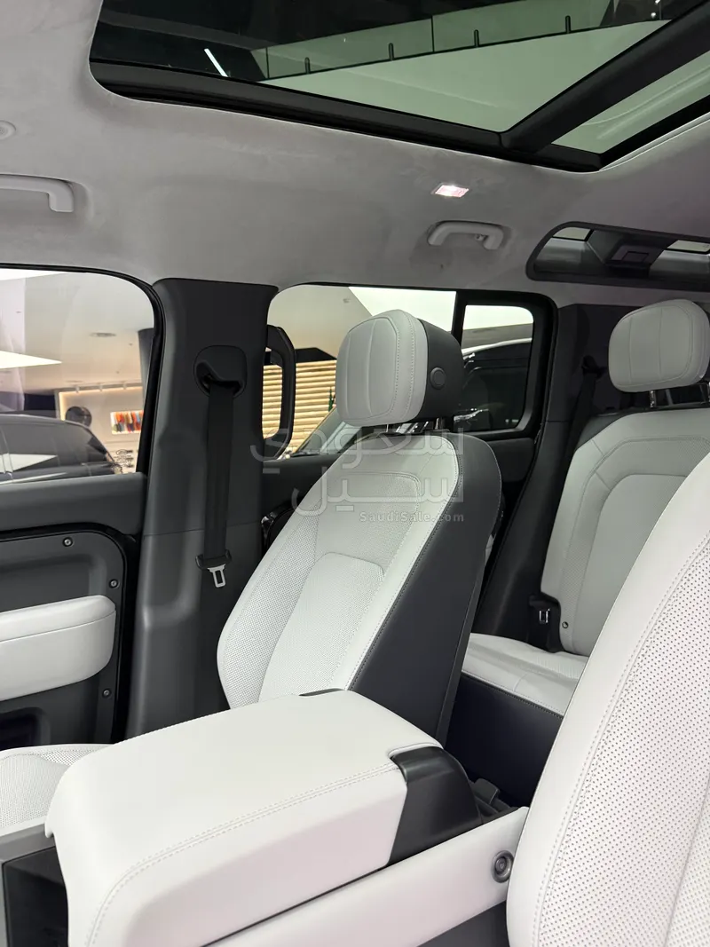 2025 Land Rover Defender carpathian edition