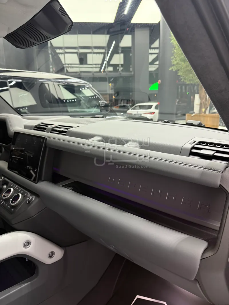 2025 Land Rover Defender carpathian edition