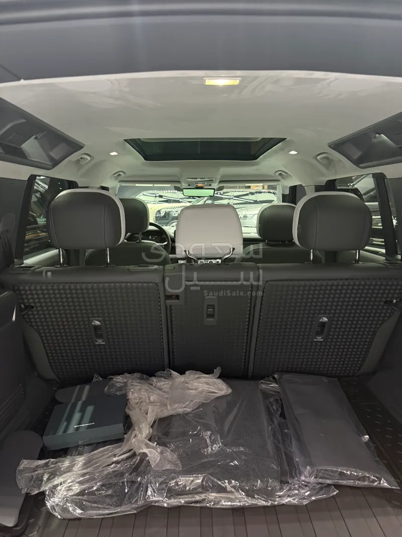 2025 Land Rover Defender carpathian edition
