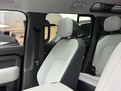 2025 Land Rover Defender carpathian edition