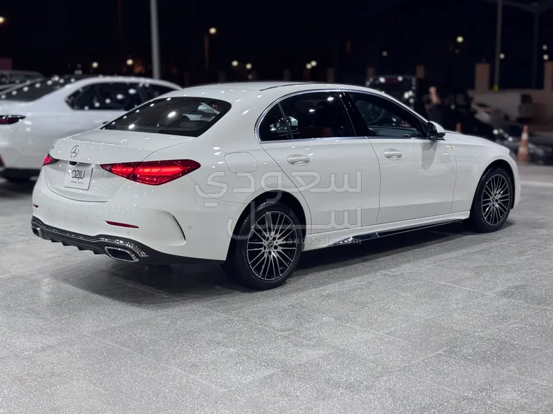 2025 Mercedes-Benz C 200